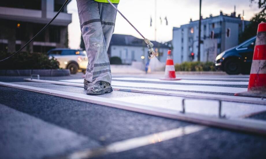 Zastosowanie znaku D15 w kontekście poprawy bezpieczeństwa dla pieszych