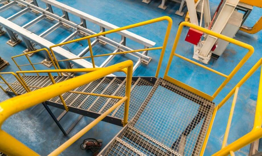 Stalowe odbojnice nierdzewne jako element strategii bezpieczeństwa w przemyśle