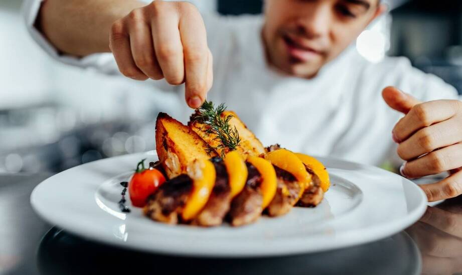 Zaskocz gości deserem z użyciem 1 kg rodzynek w czekoladzie.