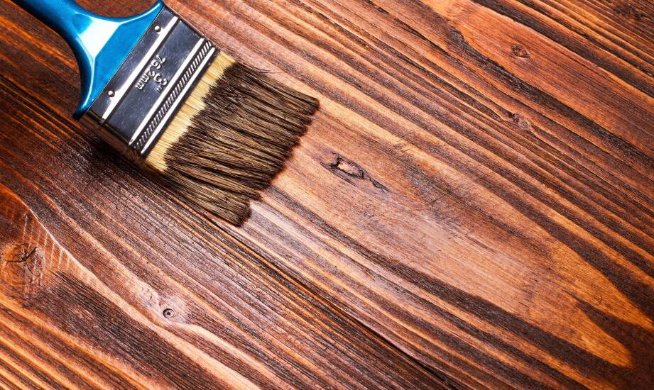 Bejcowanie jako nieodłączny element pielęgnacji drewnianych podłóg