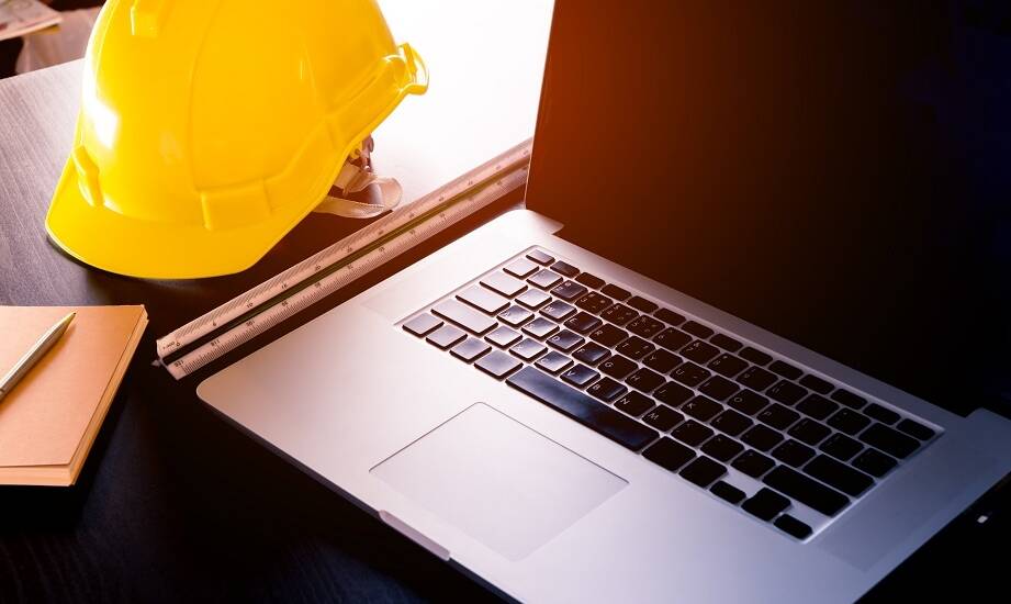 Jak wstępne szkolenie BHP online poprawia bezpieczeństwo w firmach?