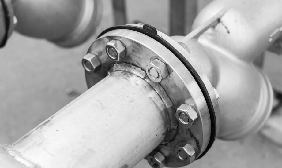 Gumowe kolano a jego rola w ochronie systemów przed uszkodzeniami mechanicznymi