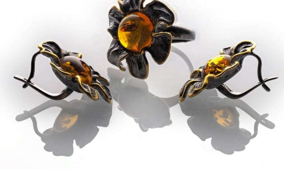 Jak dobierać kolory bursztynu do srebrnych pierścionków?