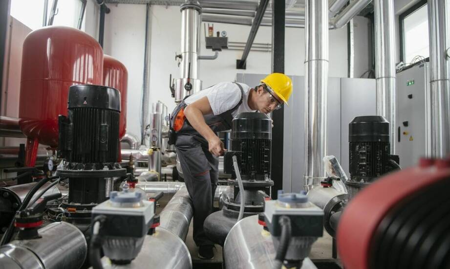 Serwis pomp wodnych a zgodność z bezpieczeństwa normami