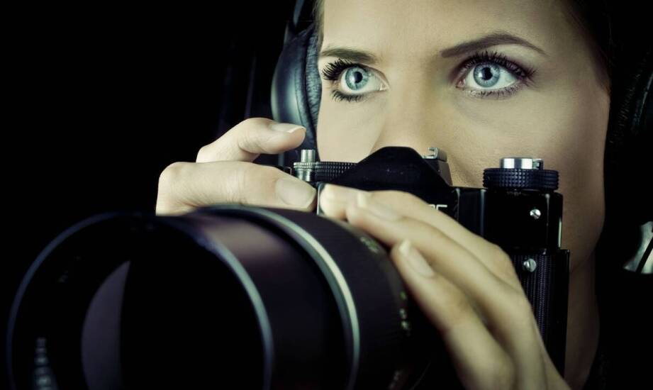 Proces wykrywania podsłuchów przez detektywów w Kielcach.