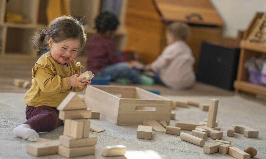 Zastosowanie zasad Montessori w aranżacji pokoju dla odkrywcy małego