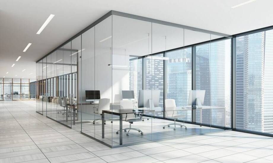 Jak prawo budowlane wpływa na proces adaptacji biurowych przestrzeni?