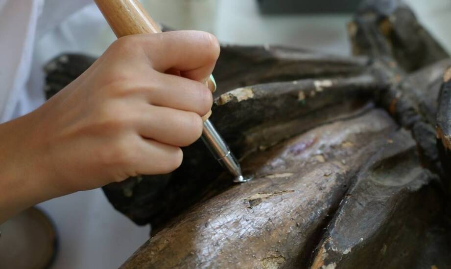 Jakie są najczęstsze wyzwania przy użyciu markera Toma do renowacji pomników?