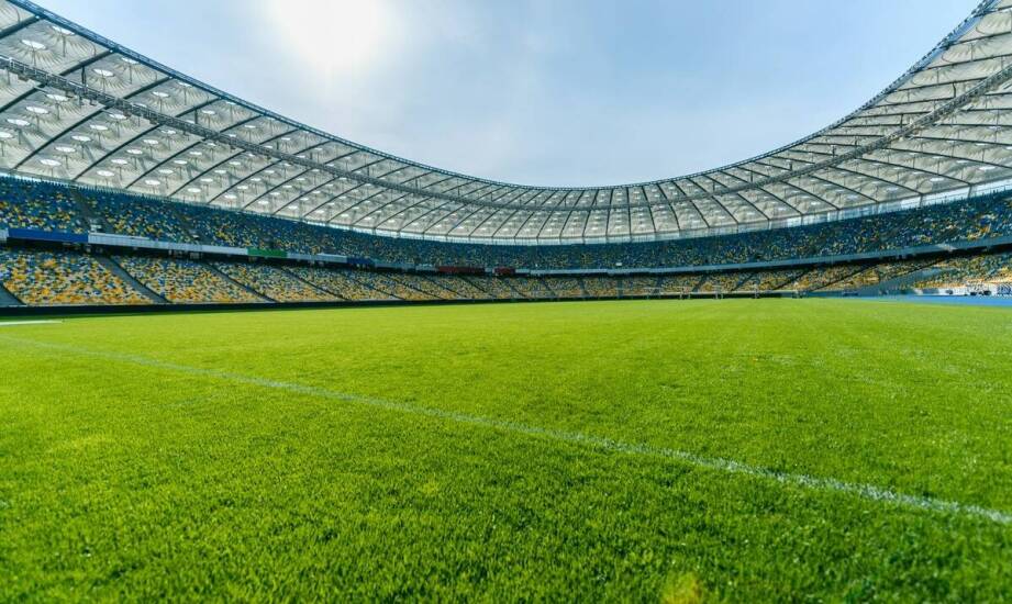 Wyposażenie piłkarskiego boiska – co powinno się na nim znaleźć?