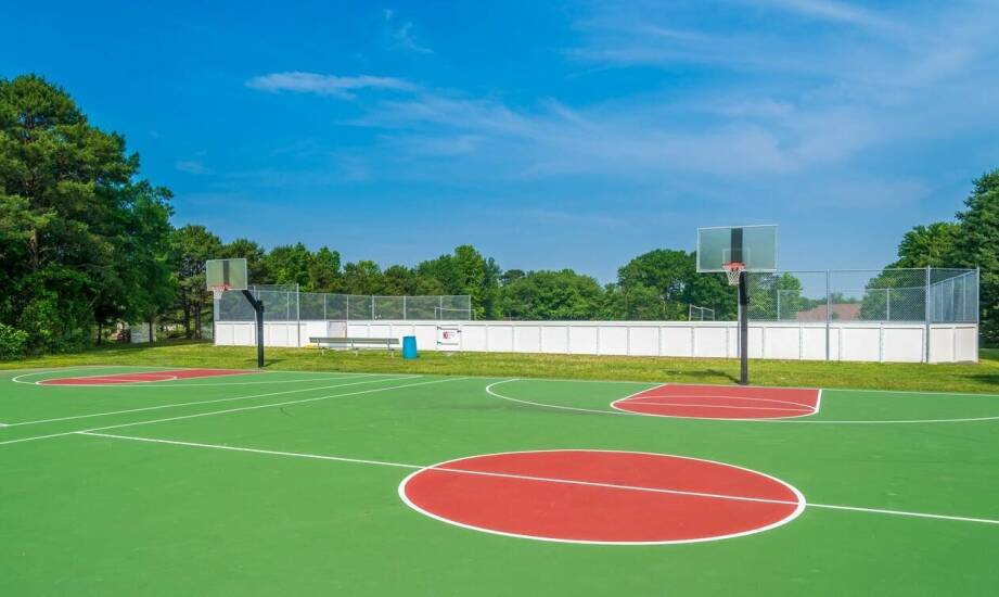 Jakie urządzenia do lekkoatletyki są niezbędne na stadionie?