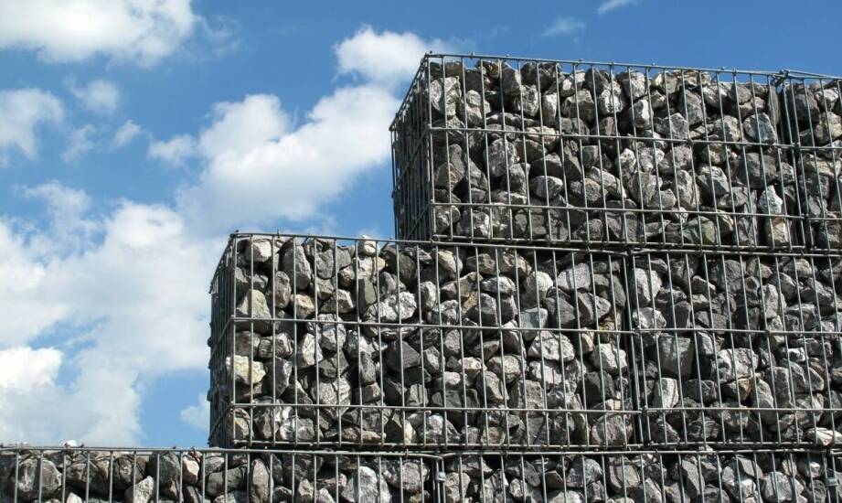 Trwałość i design – podstawowe zalety gabionowych koszy w nowoczesnym budownictwie