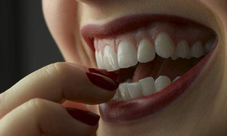 Jak elastyczne protezy mogą wpłynąć na estetykę uśmiechu?