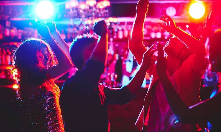 Wieczór kawalerski z atrakcjami dla fanów tańca i muzyki