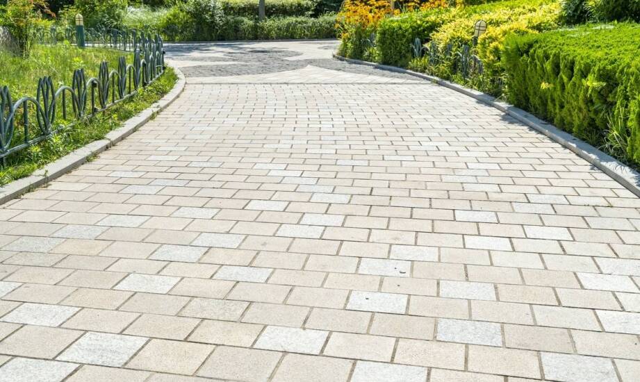 Jak betonowe płyty chodnikowe mogą wspierać rozwój infrastruktury miejskiej?