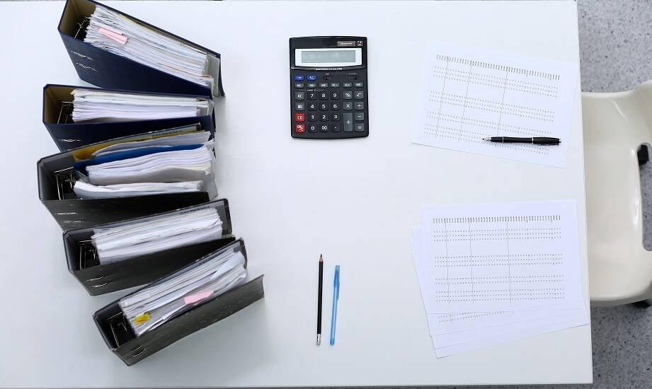 Jakie są najważniejsze wyzwania w prowadzeniu online ksiąg rachunkowych?