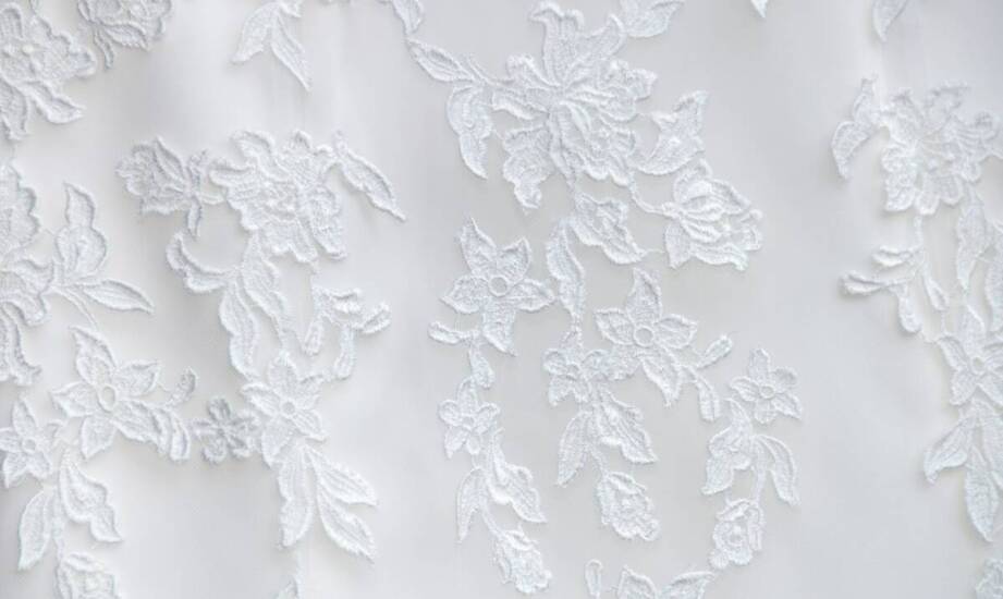 Komunijne halki – kluczowy element każdej sukienki na Pierwszą Komunię