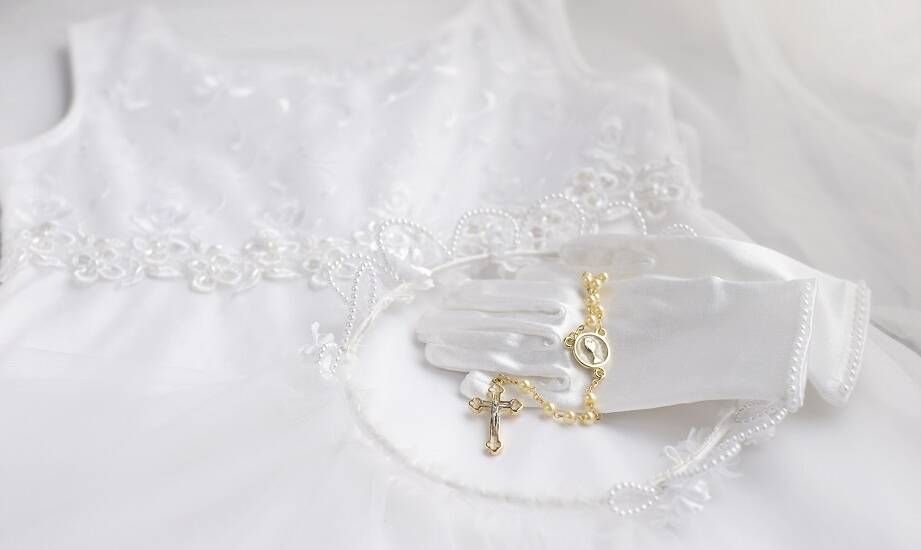 Wpływ nowoczesnych wzorów na wybór komunijnej sukienki dla dziewczynki