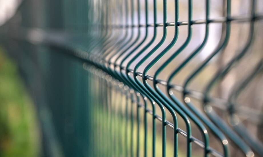 Jakie są najważniejsze cechy, na które zwraca uwagę producent ogrodzeniowych przęseł?