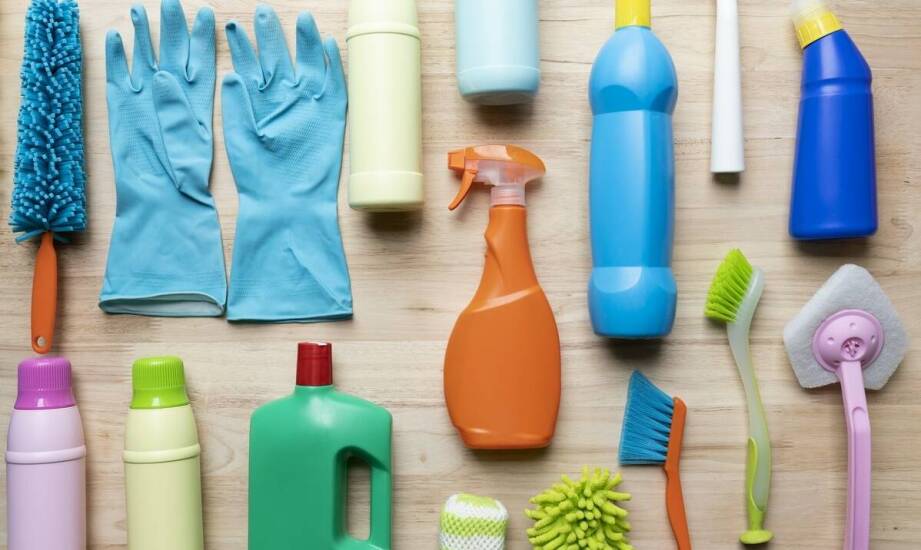 Jakie produkty gospodarczej chemii warto mieć zawsze pod ręką?