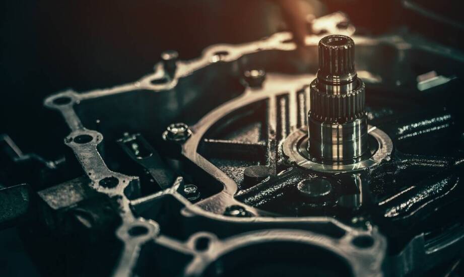 Jakie znaczenie ma pompa wody przy wymianie rozrządu w 1.6 CRDi?