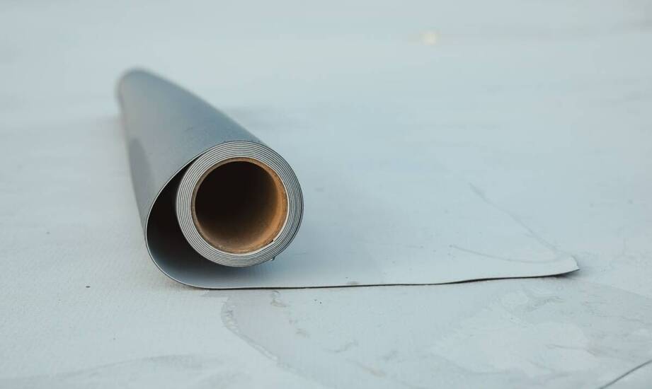 Jak dobrać odpowiednią PCV membranę do konkretnego projektu budowlanego?