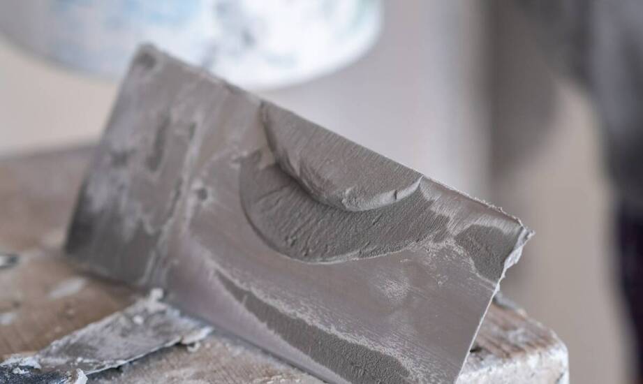 Dekoracyjne tynki: jak przygotować powierzchnię przed aplikacją?