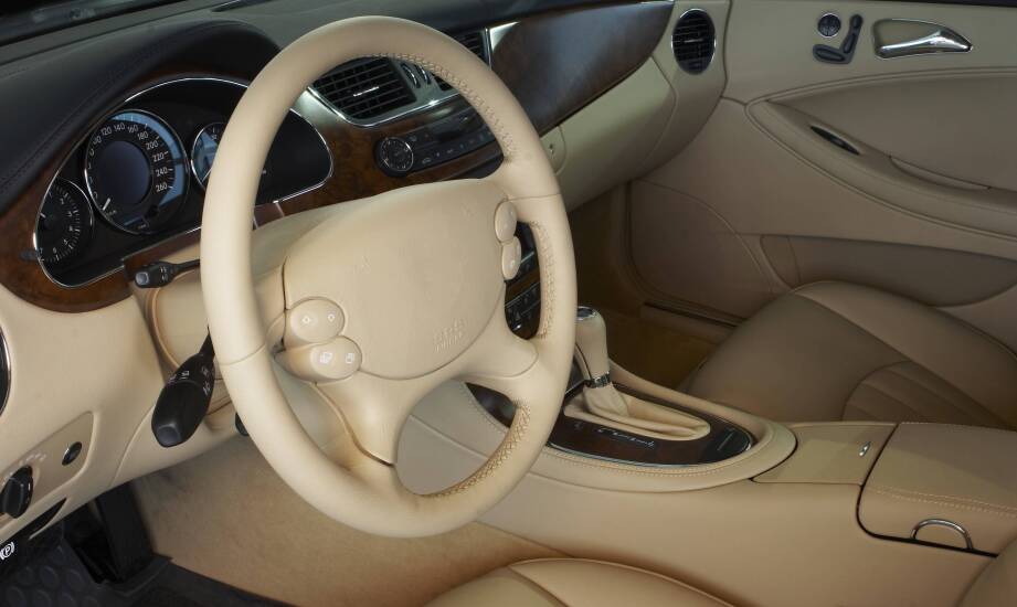 Najnowsze multimedialne funkcje w Mercedesach oferowanych przez salony