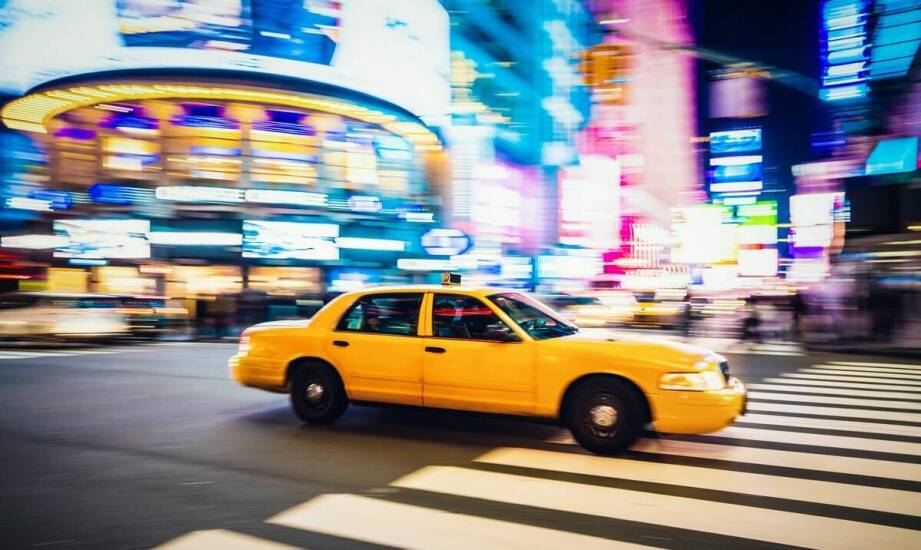 Jakie usługi transportowe obejmują lokalna firma taksówkarska?