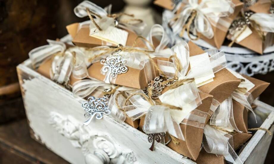 Jak personalizowane prezenty mogą uczynić Świętą Komunię wyjątkową?