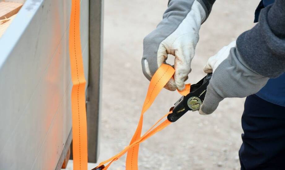 Nowoczesne podejście do reklamy – odblaskowe smycze z logo