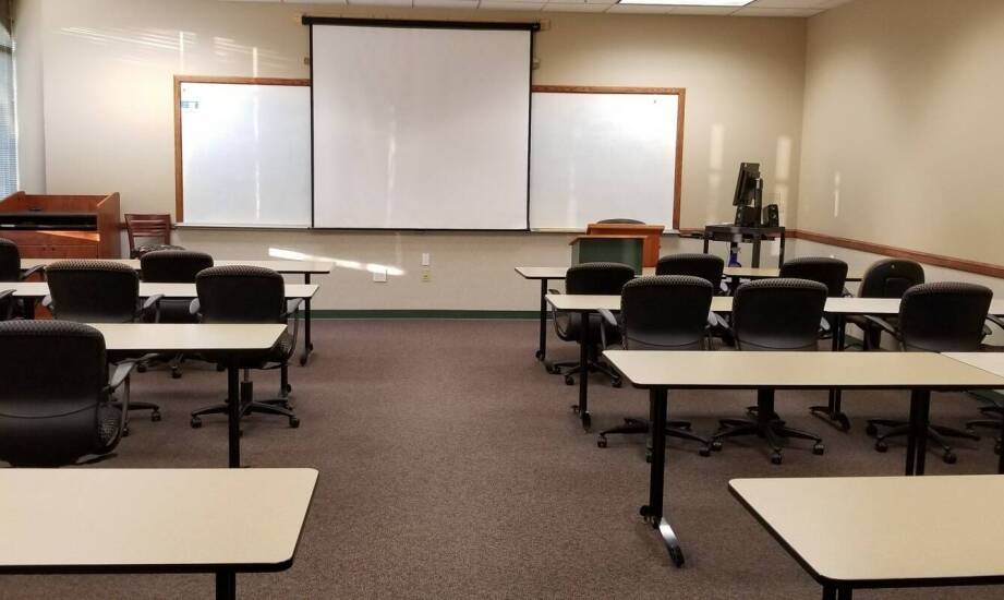 Przewodnik po wyborze najlepszej tablicy na kółkach flipchart do biura lub szkoły