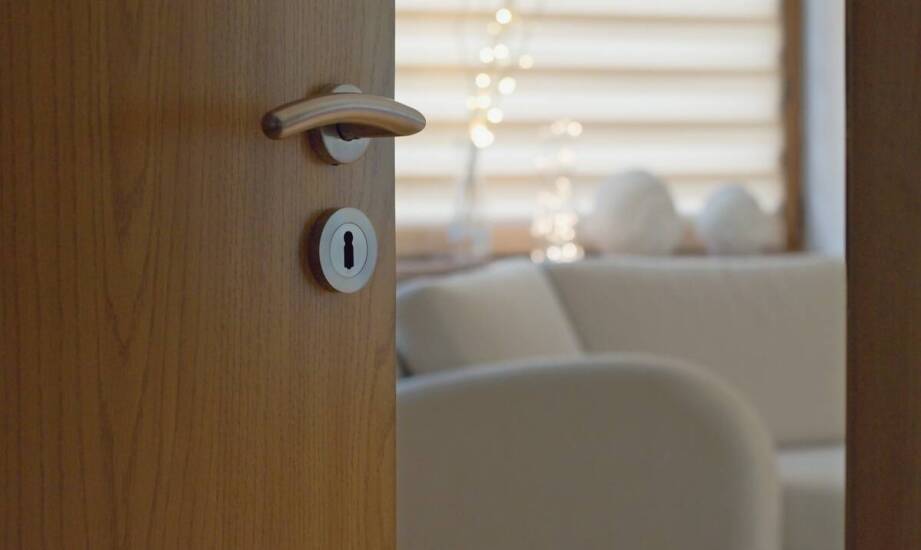 Co wyróżnia opolskie drewniane drzwi na tle konkurencji?