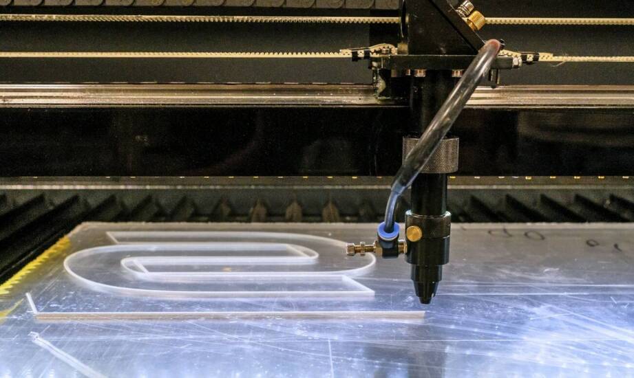 Wpływ technologii laserowej na innowacyjność w branży elektronicznej