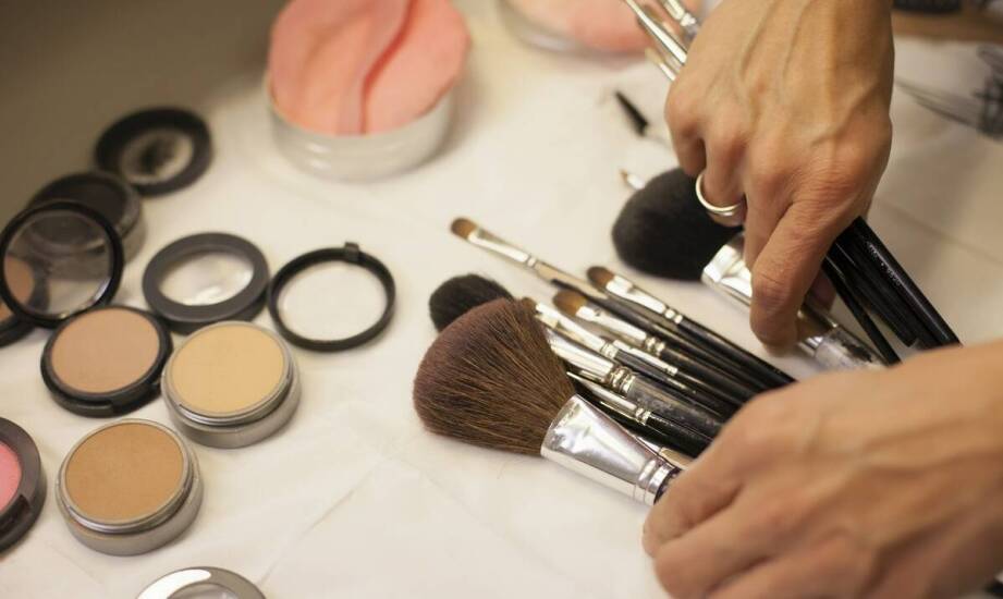 Rola zawodowych praktyk w rozwoju umiejętności studentów w szkole kosmetycznej