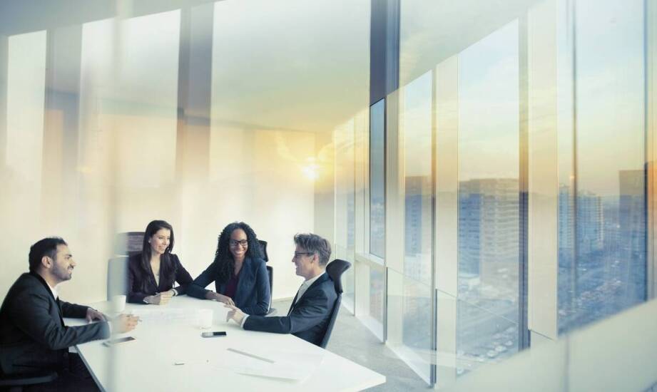 Jakie korzyści przynosi znajomość technik negocjacyjnych z kursu dla zarządzania ludźmi?