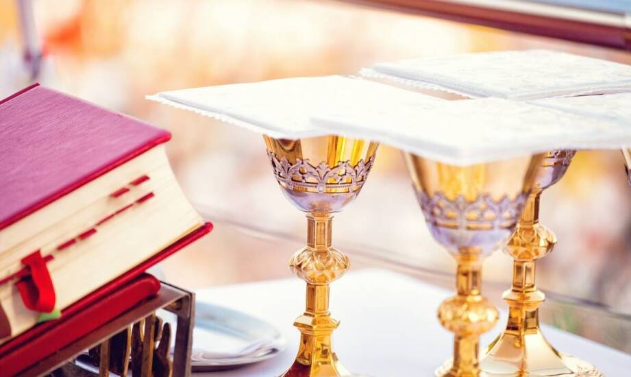 Jakie korzyści niesie użycie certyfikowanego mszalnego wina podczas mszy?