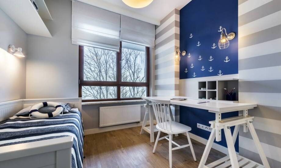 Wybierz sukienkę w pionowe pasy – dlaczego warto ją mieć w szafie?