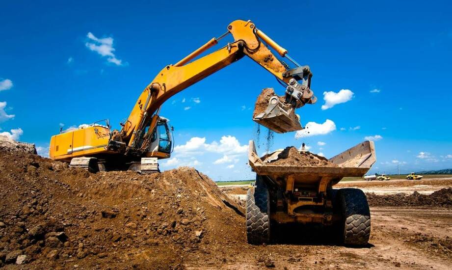 Jakie maszyny są niezbędne do skutecznego wykonywania wykopów?