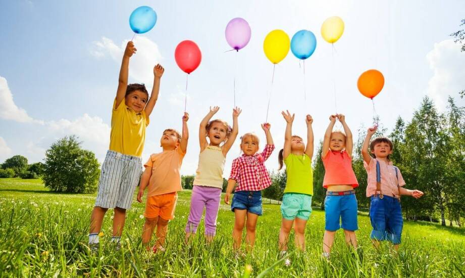 Dyplomy ukończenia przedszkola z kreatywnymi ilustracjami – jak wybrać odpowiednie?