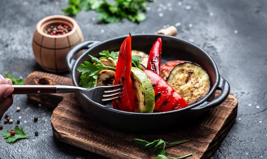 Menu wegetariańskie w restauracji w Kębłowie – jakie dania czekają na gości?