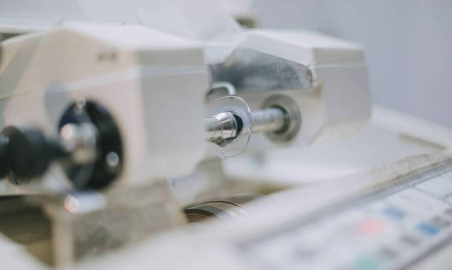 Jak rolownica ułatwia personalizację ozdób?