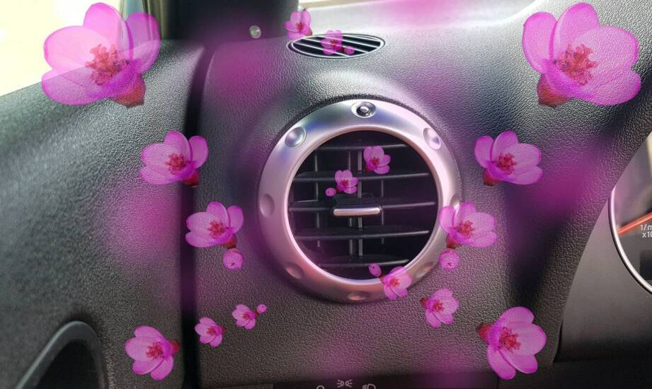 Zapachowa zawieszka z logo jako narzędzie promocyjne w transporcie osobowym