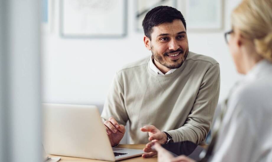 Dlaczego warto skorzystać z bezpłatnych konsultacji u ubezpieczeniowego doradcy?