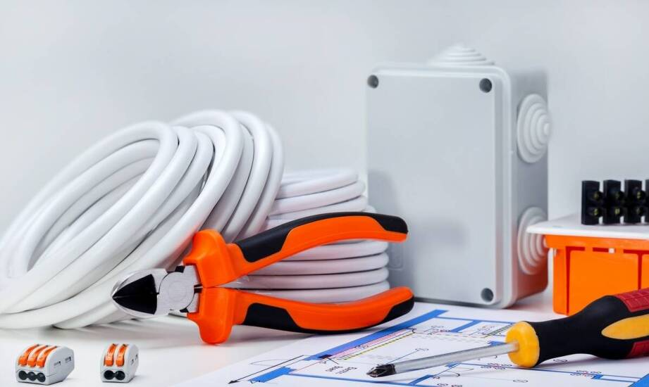 Rola montażowego osprzętu w efektywnej instalacji sieci