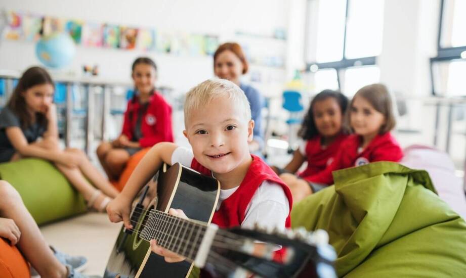 Jak warsztaty muzyczne na Pradze Północ wspierają rozwój kreatywności u uczestników?