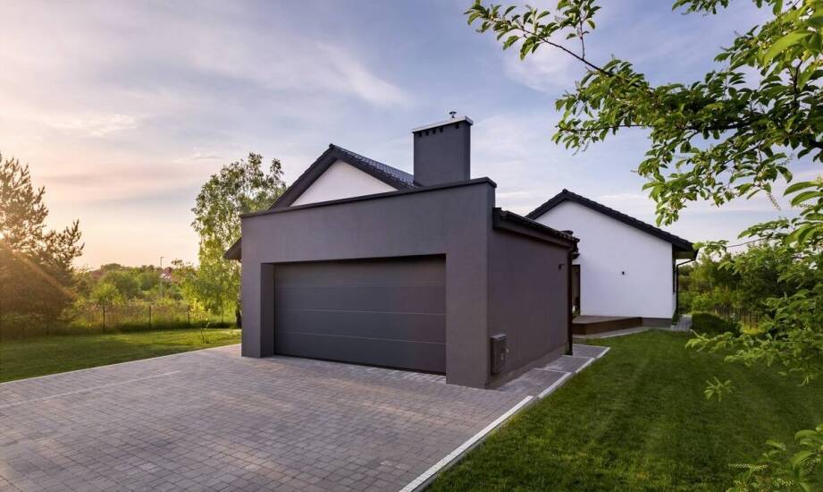 Wpływ personalizacji dużych blaszanych garaży na ich funkcjonalność