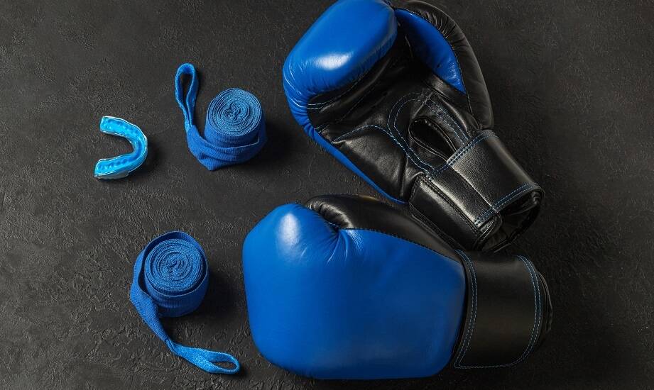 Jakie dodatkowe akcesoria mogą zwiększyć efektywność pracy z bokserskimi workami?