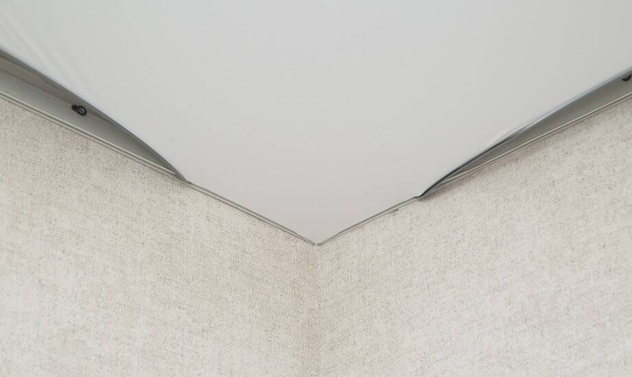 Kinetyczne tkaniny w nowoczesnych sufitach – co warto wiedzieć?