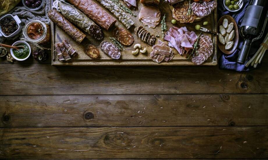 Wędliny z dziczyzny jako urozmaicenie tradycyjnych posiłków