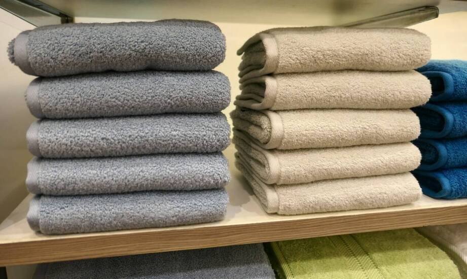 Przewodnik po wyborze idealnego pojemnika dla ręczników dla dużej rodziny